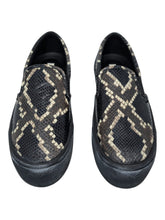 Load image into Gallery viewer, Bally Leory 6304350 Men's Multiblack Snakeskin-Effect Leather Sneakers MSRP $680