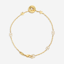 Load image into Gallery viewer, Gucci 18K Yellow Gold Round Charm Star Cut Out Bracelet Size S YBA729370001 MSRP $2,390
