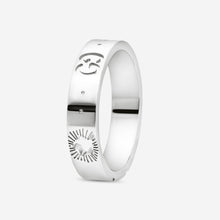 Load image into Gallery viewer, Gucci Icon 18K White Gold Band Ring YBC607339002 MSRP $1,280