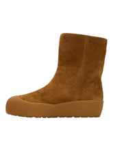 Load image into Gallery viewer, Bally GSTAAD 6302941 Men's Camel Suede Leather Shirling Lined Boots MSRP $675