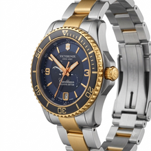 Load image into Gallery viewer, Victorinox Maverick 249146 Men's Large Caribbean Exclusive 40 mm Watch MSRP $715