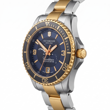 Load image into Gallery viewer, Victorinox Maverick 249146 Men's Large Caribbean Exclusive 40 mm Watch MSRP $715