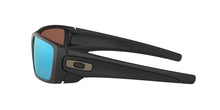 Load image into Gallery viewer, NEW OAKLEY Men&#39;s Fuel Cell 9096-D860 Black Frame Polarized Sunglasses MSRP $206
