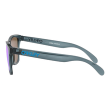 Load image into Gallery viewer, NEW OAKLEY Men&#39;s Frogskins 9013-F6 Prizm Blue Polarized Sunglasses MSRP $195
