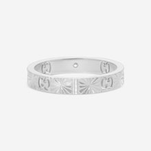 Load image into Gallery viewer, Gucci Icon 18K White Gold &amp; Diamond Ring YBC727892003019 MSRP $1,820
