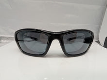 Load image into Gallery viewer, Wiley X Brick Crystal Metallic Frames Silver Flash Lenses Sunglasses
