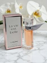 Load image into Gallery viewer, La Vie Est Belle By Lancome 0.5 oz/15ml Eau De Parfum For Women MSRP $65
