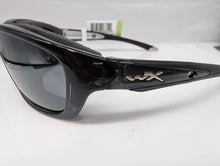 Load image into Gallery viewer, Wiley X Brick Crystal Metallic Frames Silver Flash Lenses Sunglasses
