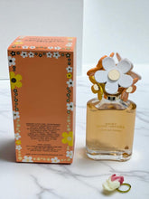 Load image into Gallery viewer, Daisy Ever So Fresh By Marc Jacobs 4.2oz/125ml Eau De Parfum For Women MSRP $182
