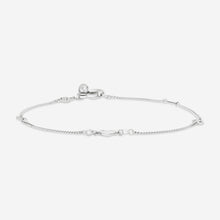 Load image into Gallery viewer, Gucci Interlocking G Heart Motif 18K White Gold &amp; Diamond Bracelet YBA679118001 MSRP $1,870
