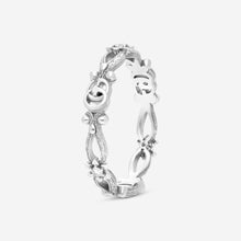 Load image into Gallery viewer, Gucci 18K White Gold and Diamonds Flora Ring YBC629827002 MSRP $1,400
