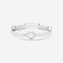 Load image into Gallery viewer, GUCCI Link to Love 18kt White Gold and Diamond Ring YBC744971002 MSRP $3,450
