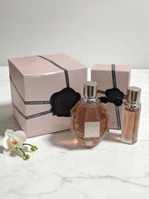 Load image into Gallery viewer, Flowerbomb By Viktor &amp; Rolf Gift Set Eau de Parfum For Women MSRP $225
