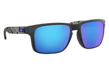 Load image into Gallery viewer, NEW OAKLEY Men&#39;s Holbrook 9102-H0 Black Frame Polarized Sunglasses MSRP $217

