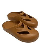 Load image into Gallery viewer, Bally Gimon 6304356 Women&#39;s Deserto Logo-Embossed Rubber Classic Clog MSRP $349
