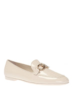 Load image into Gallery viewer, NEW SALVATORE FERRAGAMO Trifoglio Women&#39;s 727757 Bone Shoe Size 6 D MSRP $650
