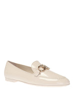 Load image into Gallery viewer, NEW SALVATORE FERRAGAMO Trifoglio Women&#39;s 727757 Bone Shoe Size 7 D MSRP $650
