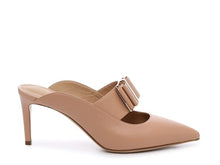 Load image into Gallery viewer, NEW SALVATORE FERRAGAMO Zelda Women&#39;s 724998 Blush Mule Size 6.5 D MSRP $865
