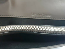 Load image into Gallery viewer, NEW Bally Straddok Men&#39;s 6208054 Continental Navy Calf Grained Leather Wallet MSRP $480
