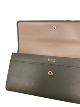 Load image into Gallery viewer, NEW Bally Miensa Women&#39;s 6225183 Snuff Emboss Leather Wallet MSRP $500

