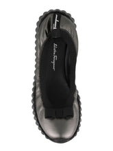 Load image into Gallery viewer, NEW SALVATORE FERRAGAMO Dolly Women&#39;s 717181 Black Shoe Size 6.5 C MSRP $495
