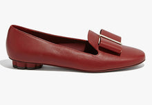 Load image into Gallery viewer, NEW SALVATORE FERRAGAMO Sarno Women&#39;s 725002 Red Flats Size 6.5 D MSRP $695
