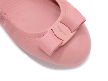 Load image into Gallery viewer, SALVATORE FERRAGAMO Lizinka Women&#39;s 725907 Desert Rose Ballet Flats Size 7 D MSRP $430
