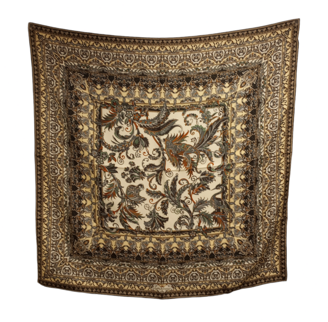 NEW SALVATORE FERRAGAMO Women's 715555 Print Silk Scarf MSRP $435