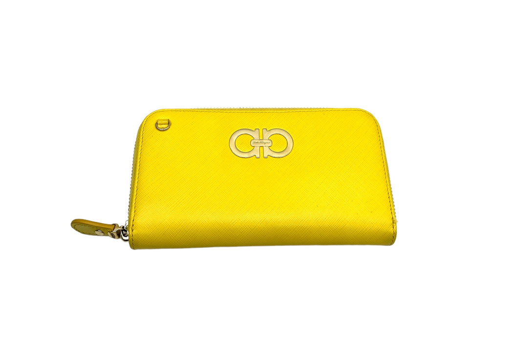 NEW STORE DISPLAY SALVATORE FERRAGAMO Gancio Women's 627302 Yellow Wallet MSRP $595