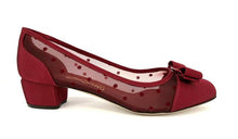 Load image into Gallery viewer, NEW SALVATORE FERRAGAMO Vara Dots Women&#39;s 724111 Red Pumps Size 7 D MSRP $660
