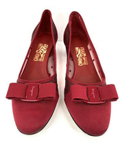 Load image into Gallery viewer, NEW SALVATORE FERRAGAMO Vara Dots Women&#39;s 724111 Red Pumps Size 7.5 D MSRP $660
