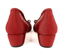 Load image into Gallery viewer, NEW SALVATORE FERRAGAMO Vara Dots Women&#39;s 724111 Red Pumps Size 7.5 D MSRP $660
