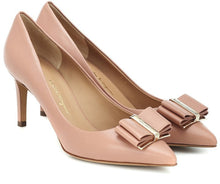 Load image into Gallery viewer, NEW SALVATORE FERRAGAMO Zeri 70 Women&#39;s 705769 Blush Pump Size 8.5 D MSRP $750
