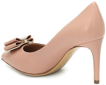 Load image into Gallery viewer, NEW SALVATORE FERRAGAMO Zeri 70 Women&#39;s 705769 Blush Pump Size 8.5 D MSRP $750
